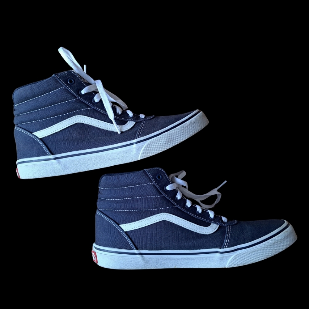 VANS Navy High-Top Sneakers, 8.5 US (6 Juniors)
